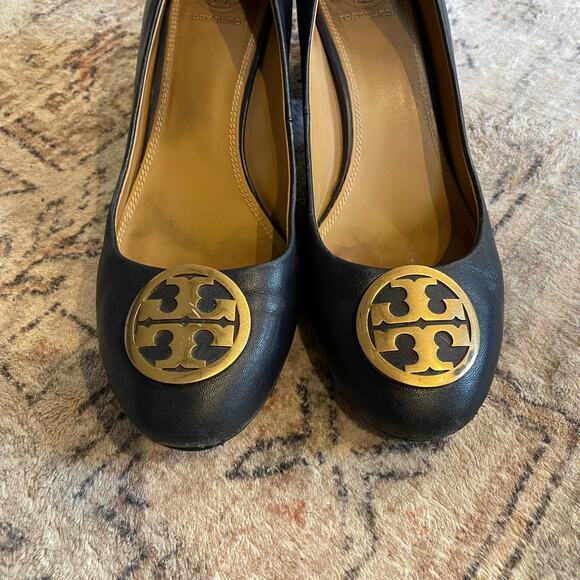 Tory Burch Chelsea Pump in Tory Navy Napa Leather SZ 8 Minimalist Classic GUC - Picture 6 of 10